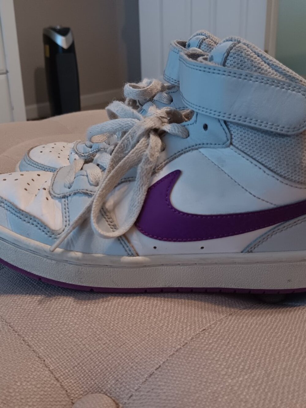 Nike Court Borough Mid 2 sneakers / big kid size 3.5